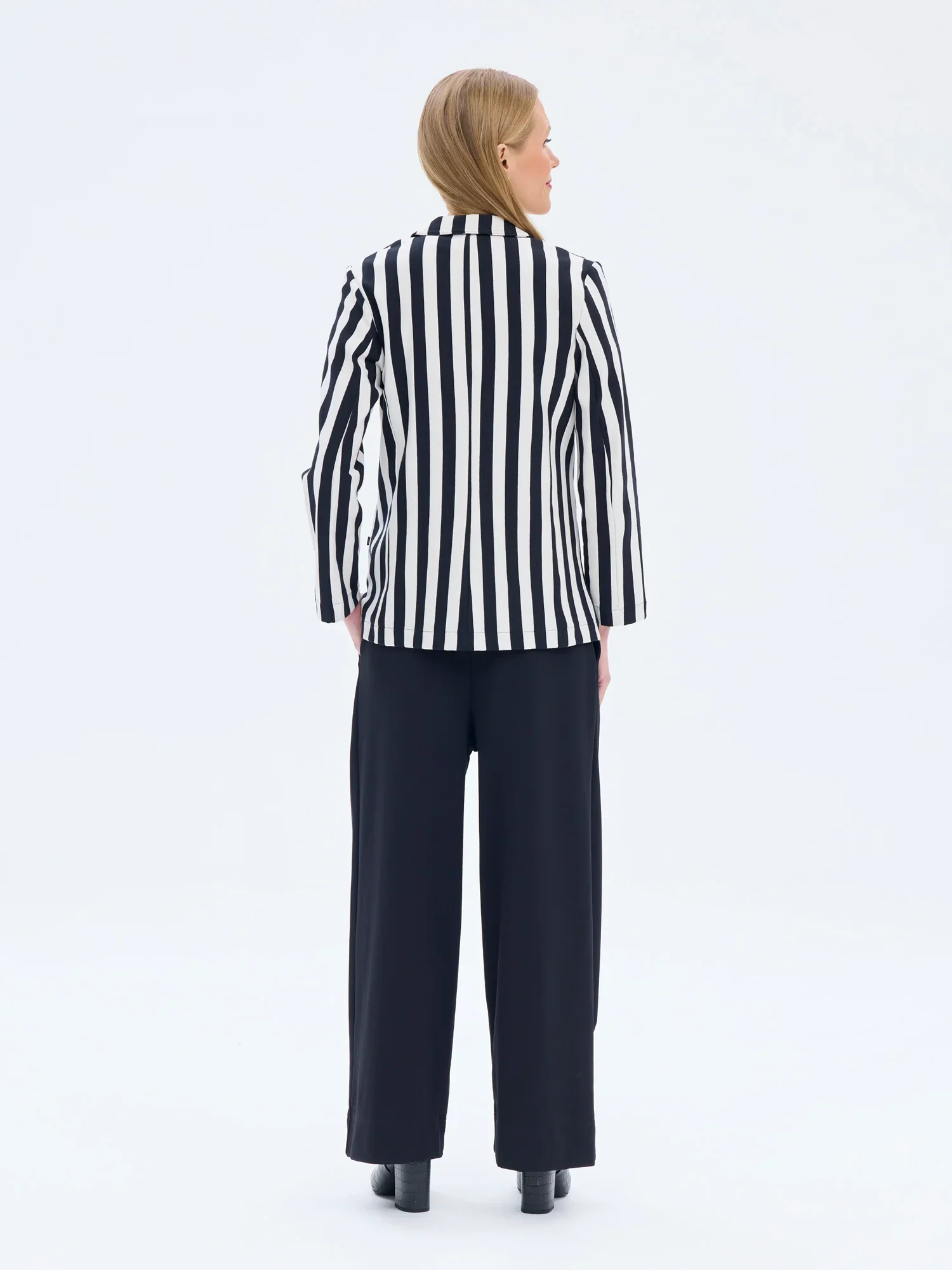 Luisa Jakku Raita, Musta/Valkoinen - Image 5
