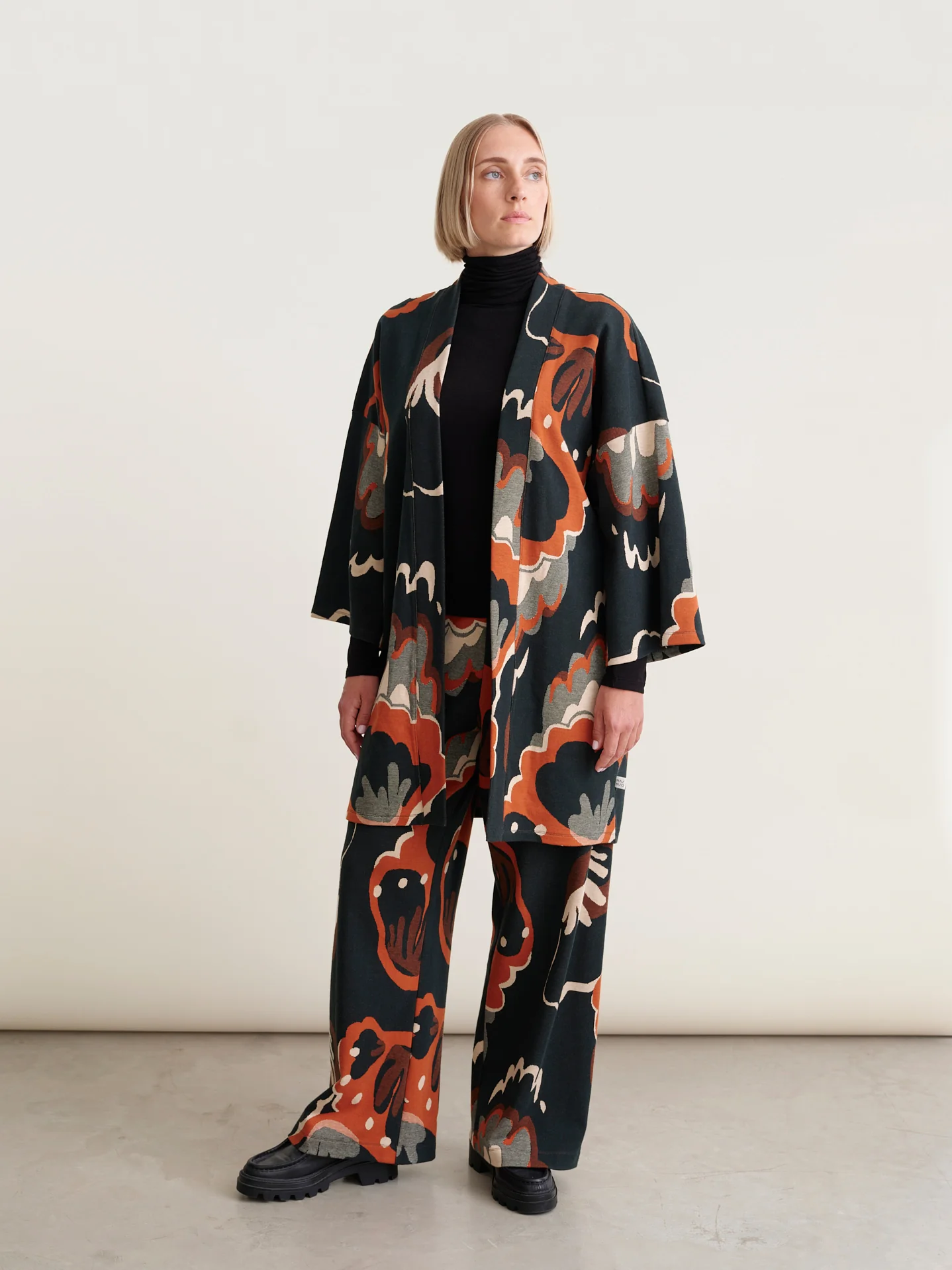 Seashell Jacquard Pants - Image 2