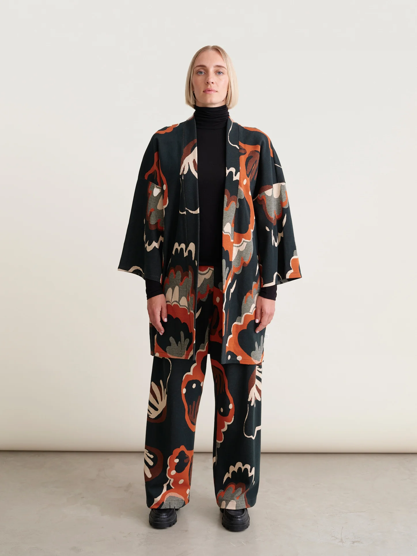 Seashell Jacquard Kimono Jacket With Belt - Image 3